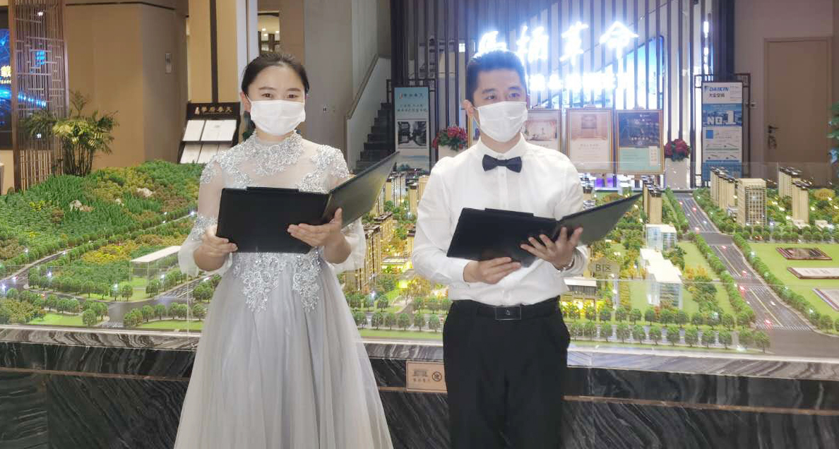 天下泰山合唱團(tuán)舉辦隔空大型詩歌朗誦會